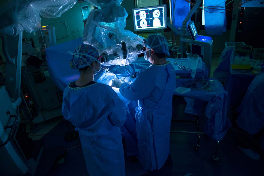 bcnc surgeons perform brain surgery
